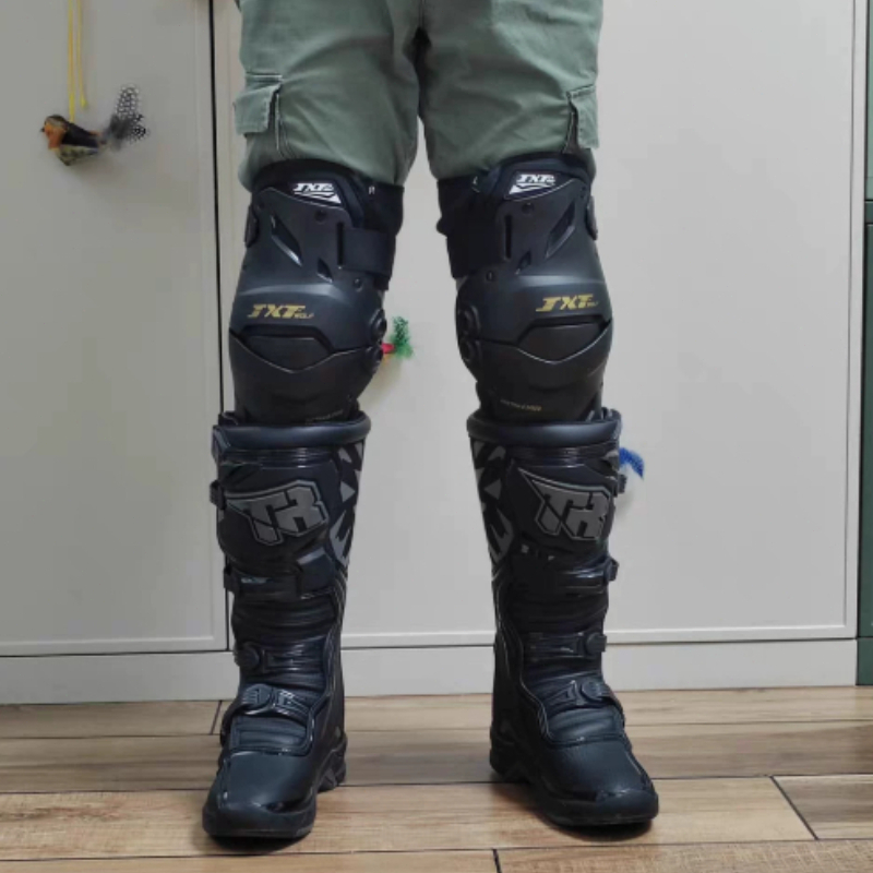 Knee Guard Hard - KN11 Protezioni per Ginocchia da Moto